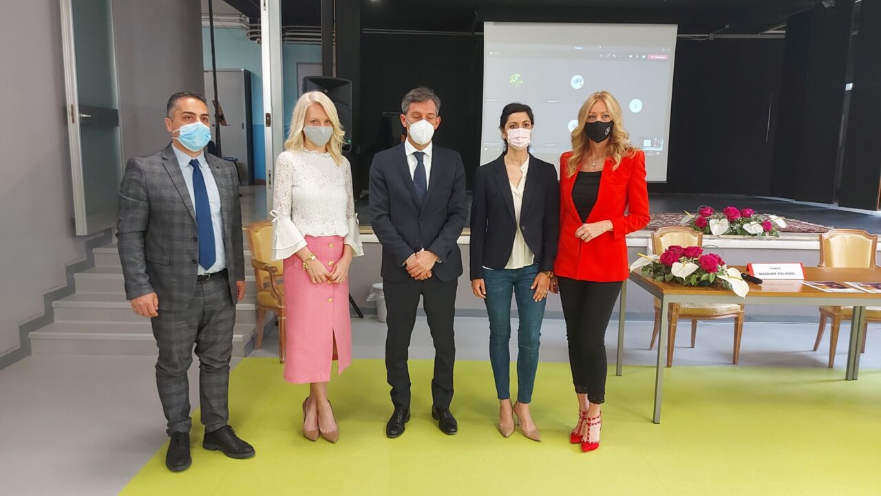 A Lentate gli studenti a lezione contro il bullismo con il capitano