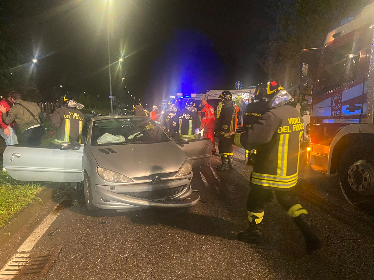 Brutto incidente in via Battisti ad Albiate, due feriti