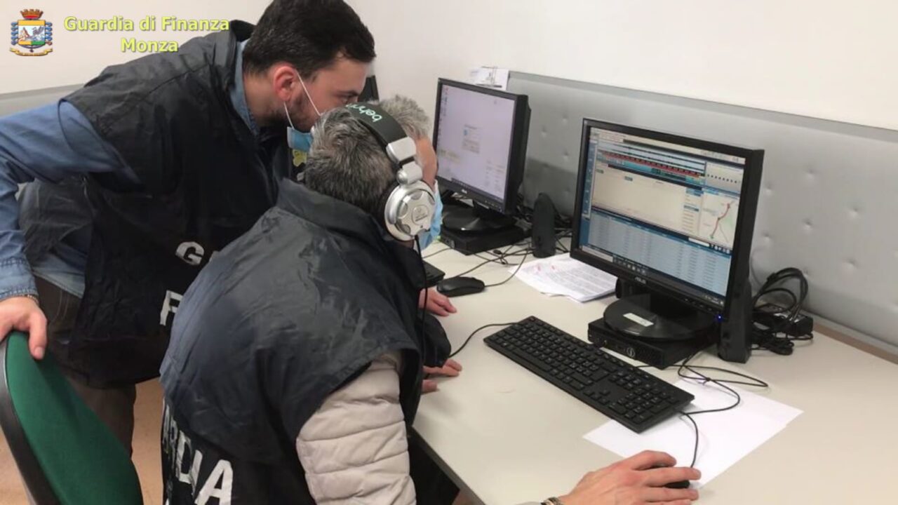 Appalto rifiuti, cinque arrestati in Brianza