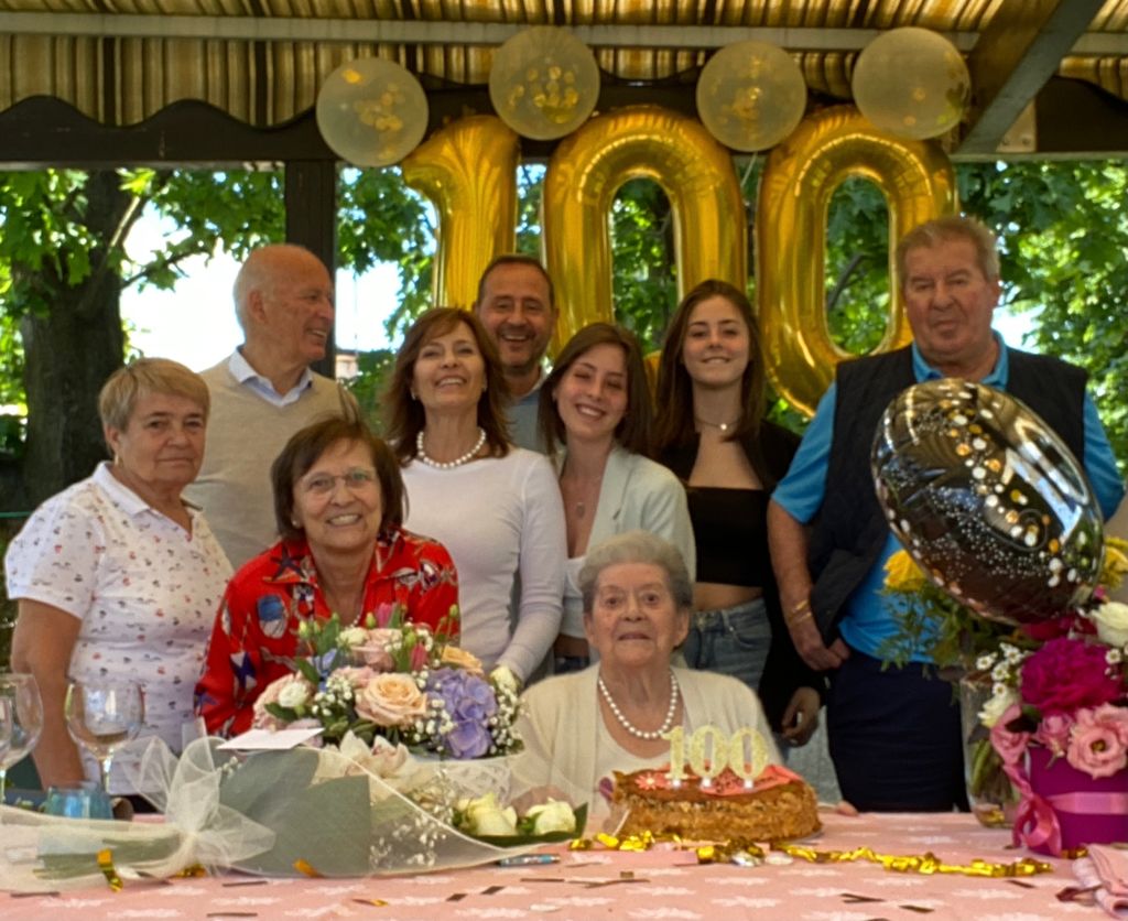 Giussano, festeggia i  100 anni con il  vaccino