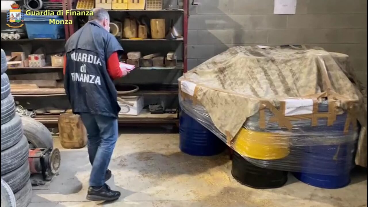 Impianti di gasolio clandestini, cinque denunce