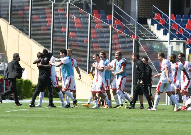 Esultanza Monza calcio Balotelli