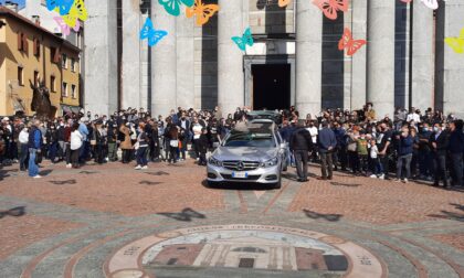 A Seregno i funerali di Nicolò Grillo, morto a 26 anni dopo un incidente in moto