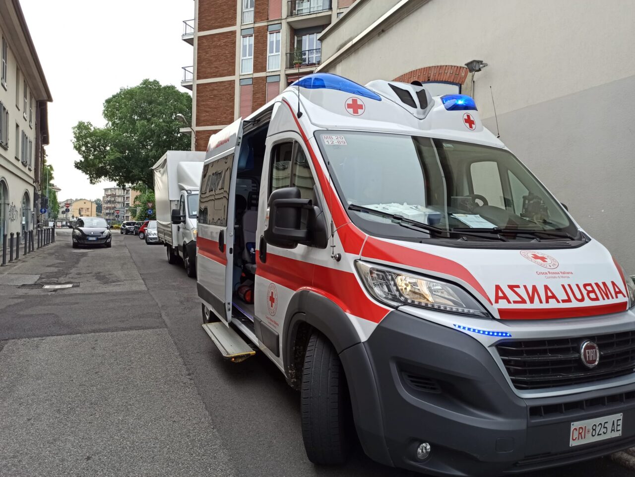 Donna investita da un camion, soccorsa dalla Croce Rossa