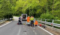 E' morto il motociclista caduto nel Lecchese, sotto shock la ragazza