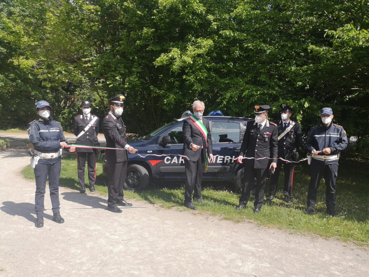 Nuova auto per i Carabinieri della Tenenza