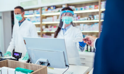 Ats cambia, i tamponi scolastici dirottati in farmacia
