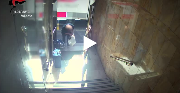 Anziani vittime di furti con strappo: due arresti