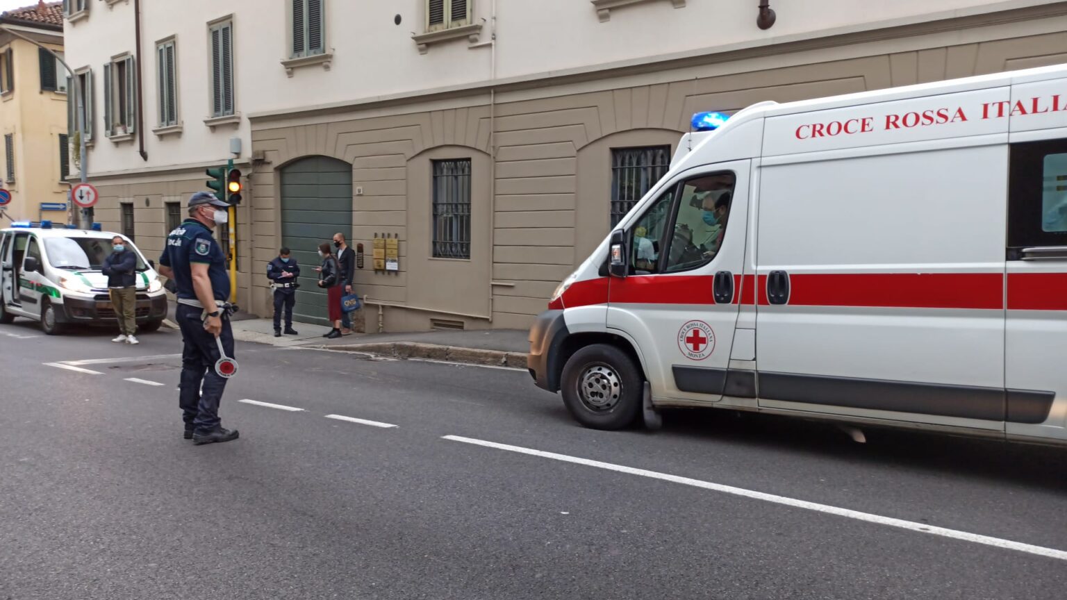 Incidente auto moto, centauro in ospedale - Prima Monza