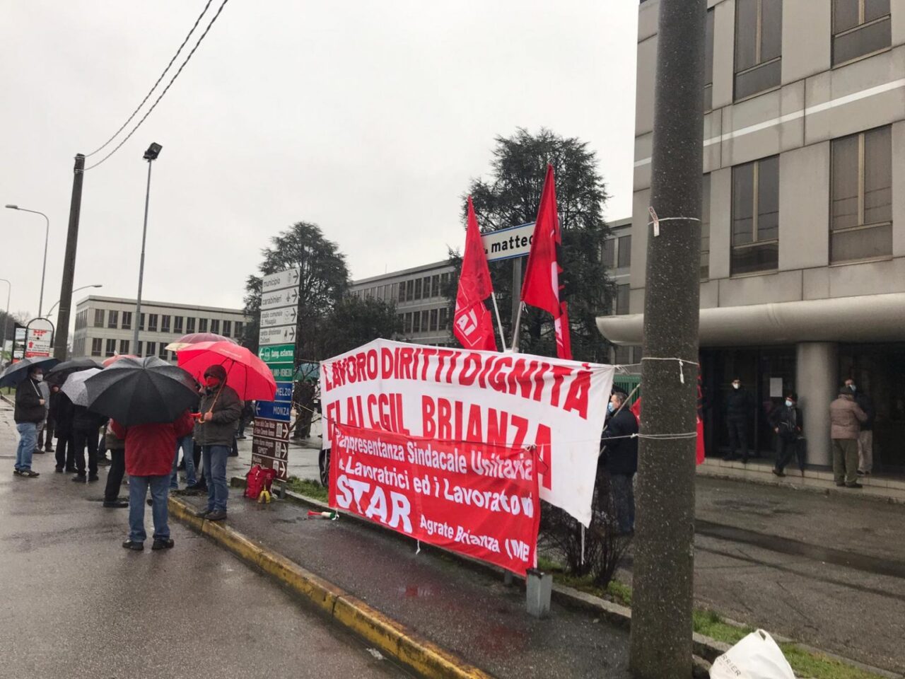 Botta e risposta tra Capitanio e Sinistra Italiana sul caso del lavoratore Star licenziato