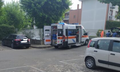 Anziano investito, arrivano ambulanza e Carabinieri