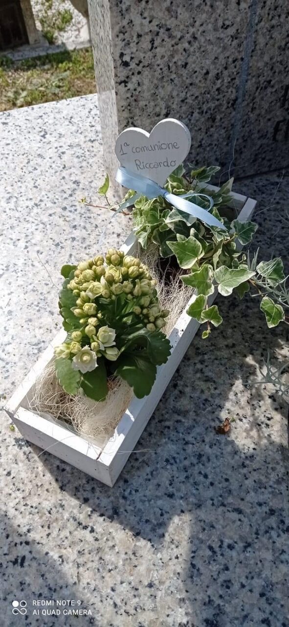 Dedica una poesia al ladro che ha rubato il suo regalo dalla tomba del nonno