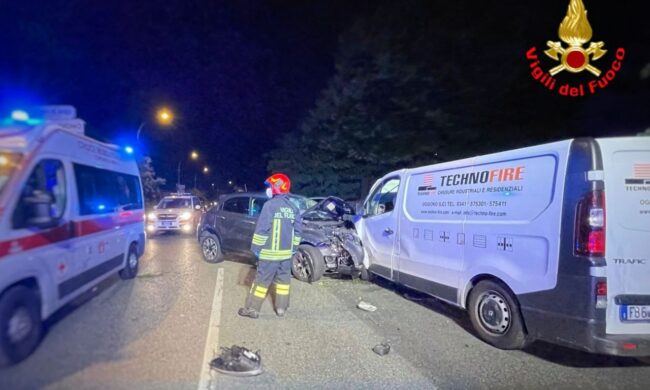 A bordo di un’auto rubata a Monza provoca un frontale. Ora è in prognosi riservata