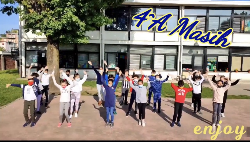 Ultimo giorno di scuola, flash mob alla Masih e all’Anzani