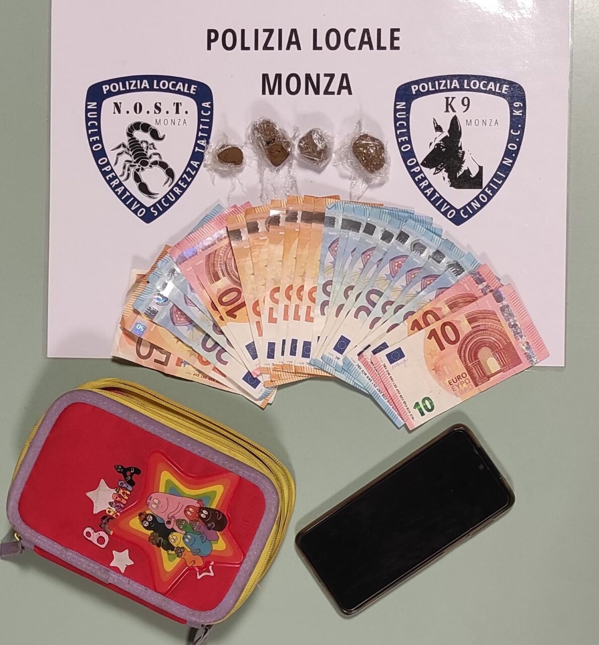 Preso spacciatore 19enne, si sfoga: “Sono soldi facili”