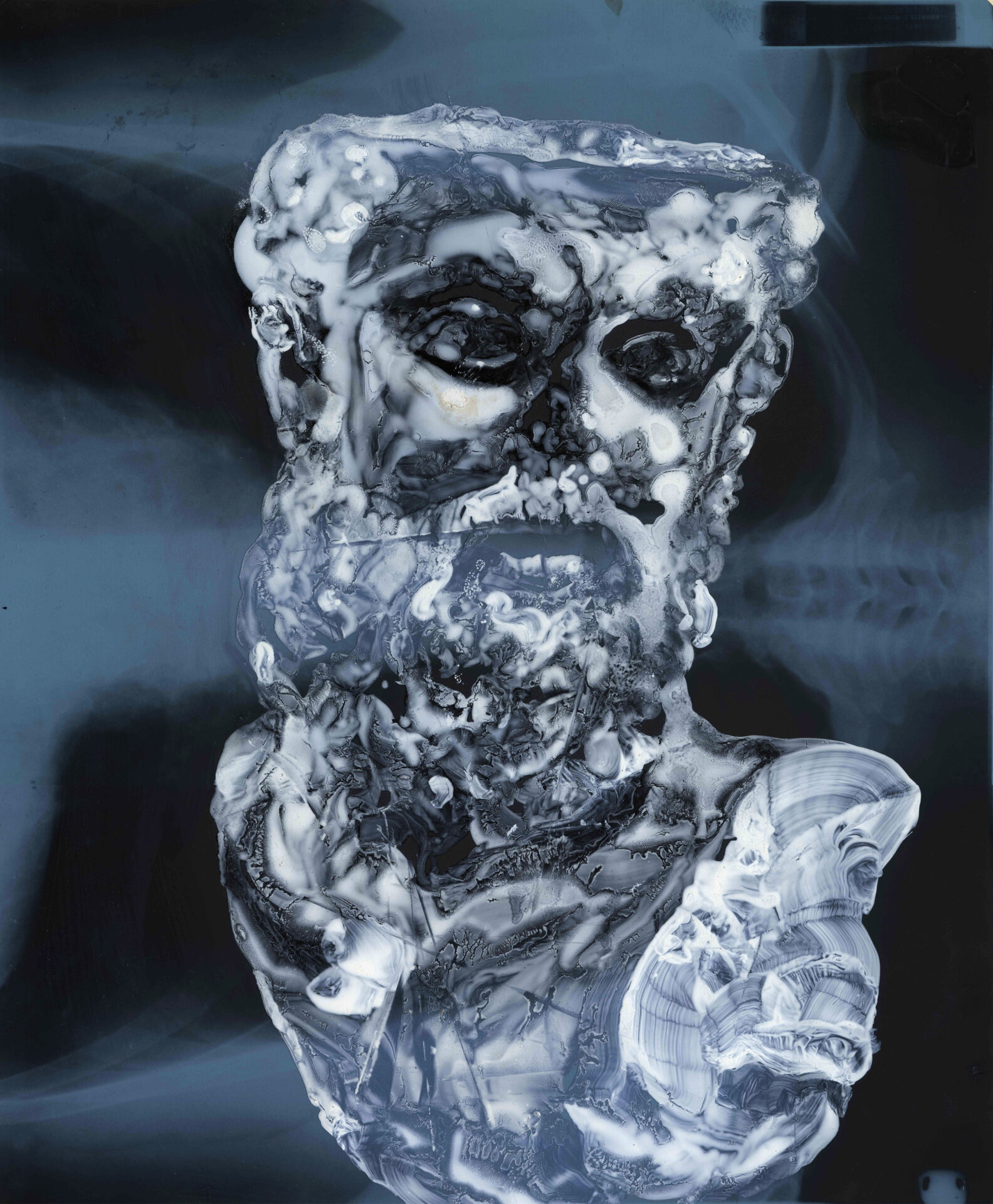 Massimo Pulini, Interno rotto, 2020, olio su radiografia, 43 x 35 cm