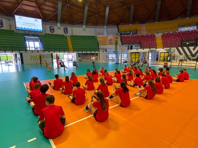 BrianzAcque porta il nuovo fumetto sullo sport nella casa del Vero Volley