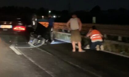 Auto ribaltata in Statale 36, due feriti
