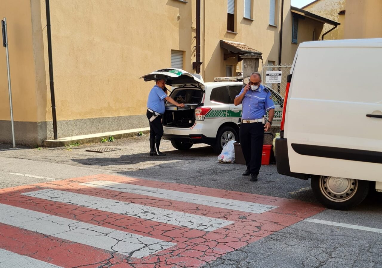 Grave infortunio mentre fa manutenzione ad un frigorifero, ricoverato in codice rosso