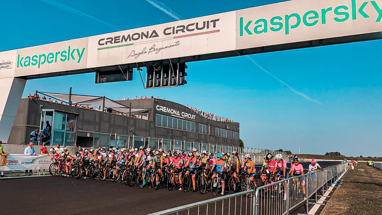 Le atlete della S.C. Cesano Maderno impegnate in Autodromo a Cremona