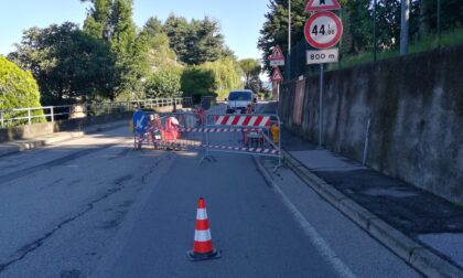 Collassa il manto stradale, cambio di viabilità in via Verdi