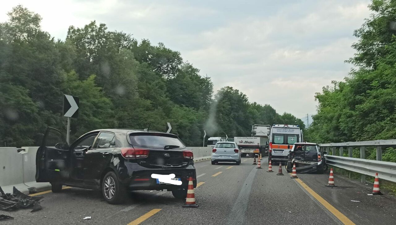 Incidente sul curvone di Briosco, traffico in tilt sulla Valassina