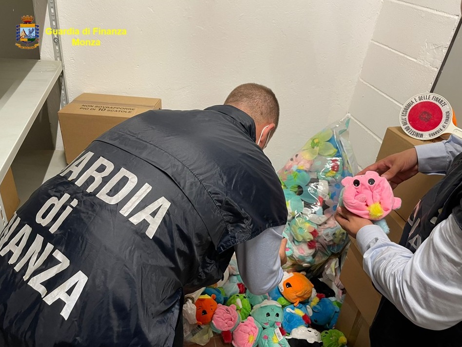 Ci risiamo: sequestrate mascherine e giochi cinesi non sicuri