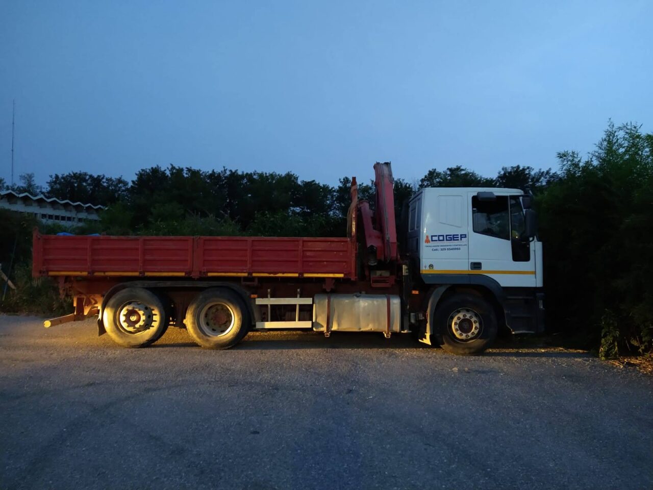 I vigili di Villasanta scoprono un autocarro rubato e lo restituiscono al proprietario