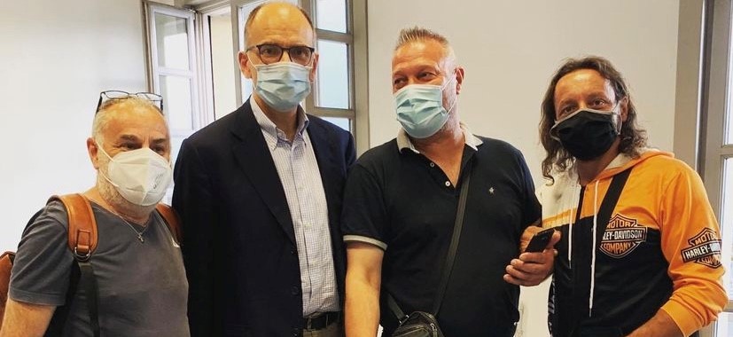 Il segretario dem Enrico Letta incontra gli operai della Gianetti Ruote