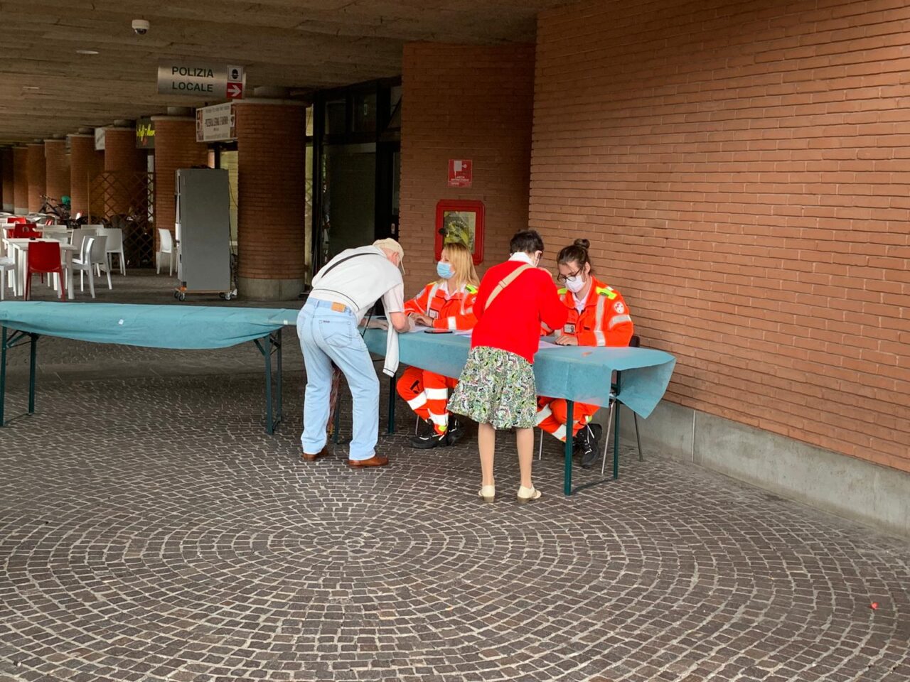 Tamponi gratuiti in piazza a Vimercate: su 78 test un solo positivo