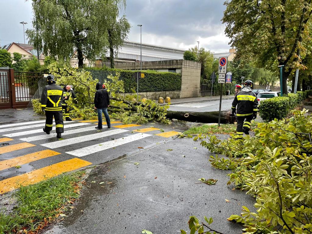 Maltempo in Brianza: in poche ore oltre 40 interventi dei Vigili del fuoco