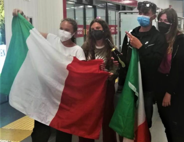 Focolai Covid, il viaggio studio diventa un incubo. Anche una studentessa caratese in fuga da Malta