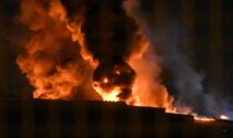 Incendio nell'azienda di materie plastiche, Arpa rassicura: "Limiti di diossina nella norma"