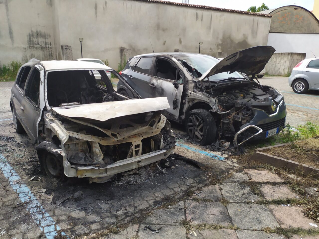 Incendiate 2 vetture a Muggiò forse per ritorsione: la testimonianza