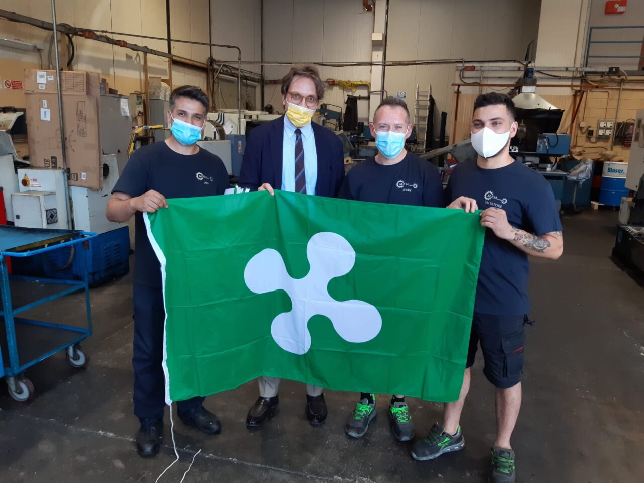 Hanno rilevato l’azienda e riassunto i colleghi, ora hanno ricevuto la visita dell’assessore regionale allo Sviluppo economico Guido Guidesi