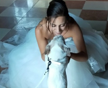 Si sposano e all’altare gli anelli li porta il loro amico a quattro zampe