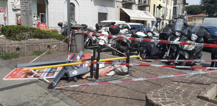Lanciano bottiglie e spaccano vetri “Abbiamo paura dei ragazzini violenti”