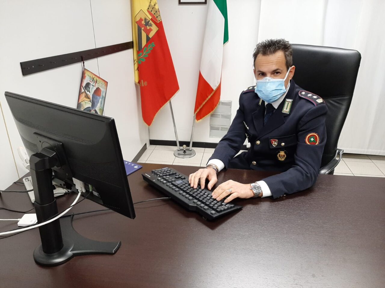 Venditore abusivo di materiale informatico sanzionato dalla Polizia Locale: multa di oltre 5mila euro