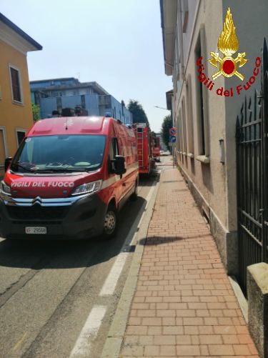incendio rogo Meda pompieri