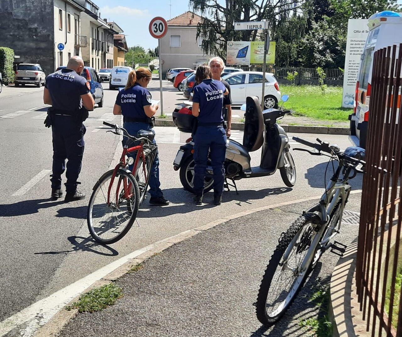 Sventa il furto della bicicletta e cade in scooter