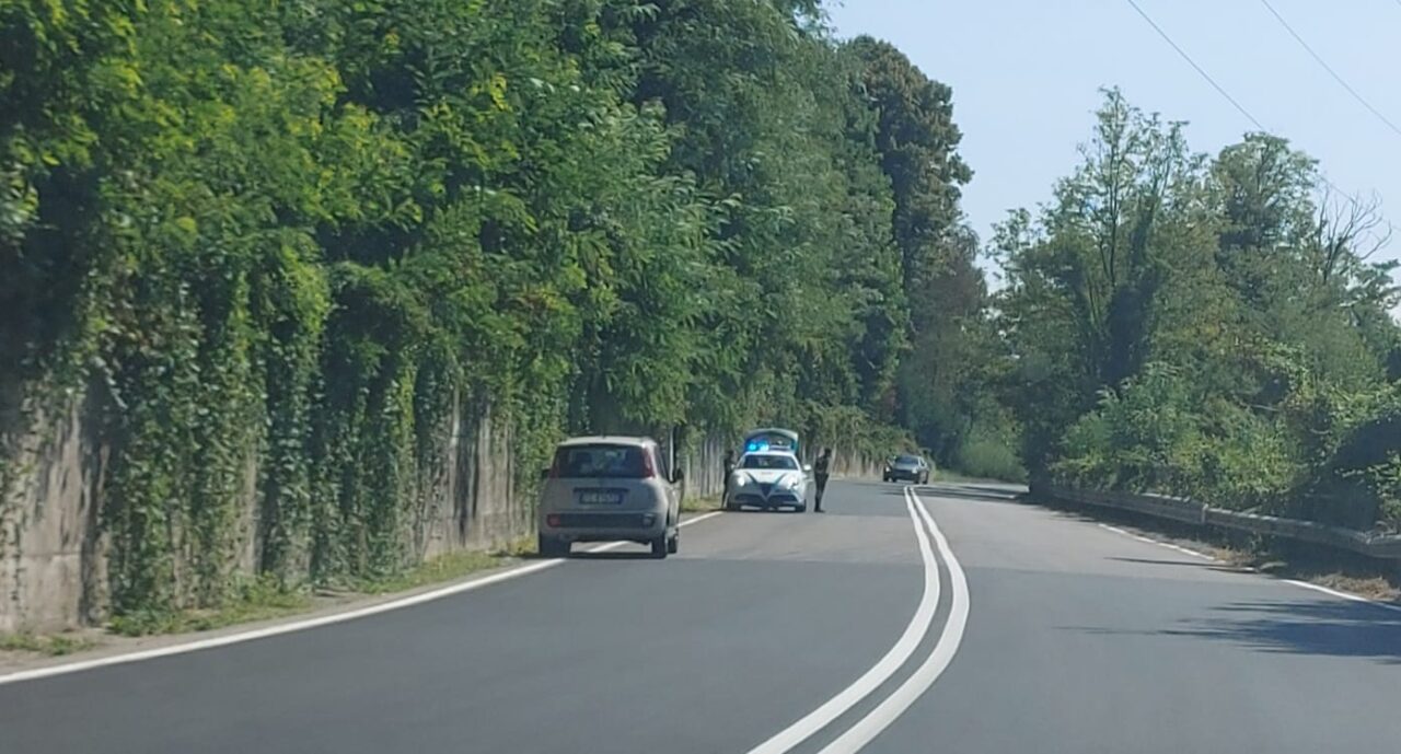 Meda, perde il controllo della moto: trasportato in codice giallo