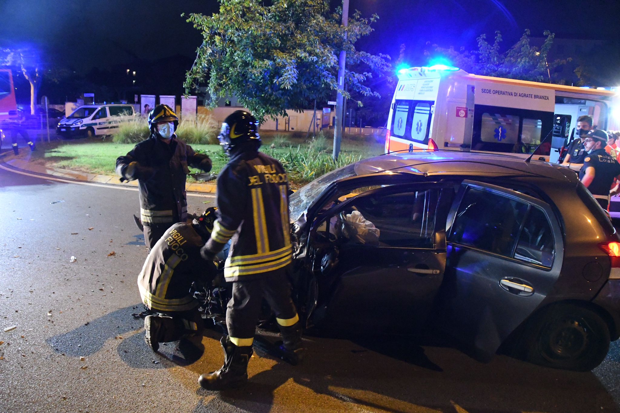 automobile incidente Monza pompieri