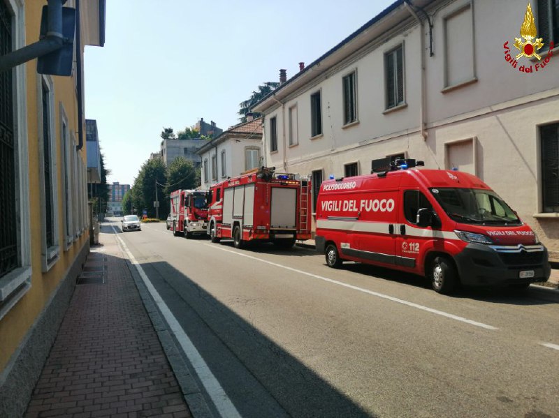 incendio rogo Meda pompieri