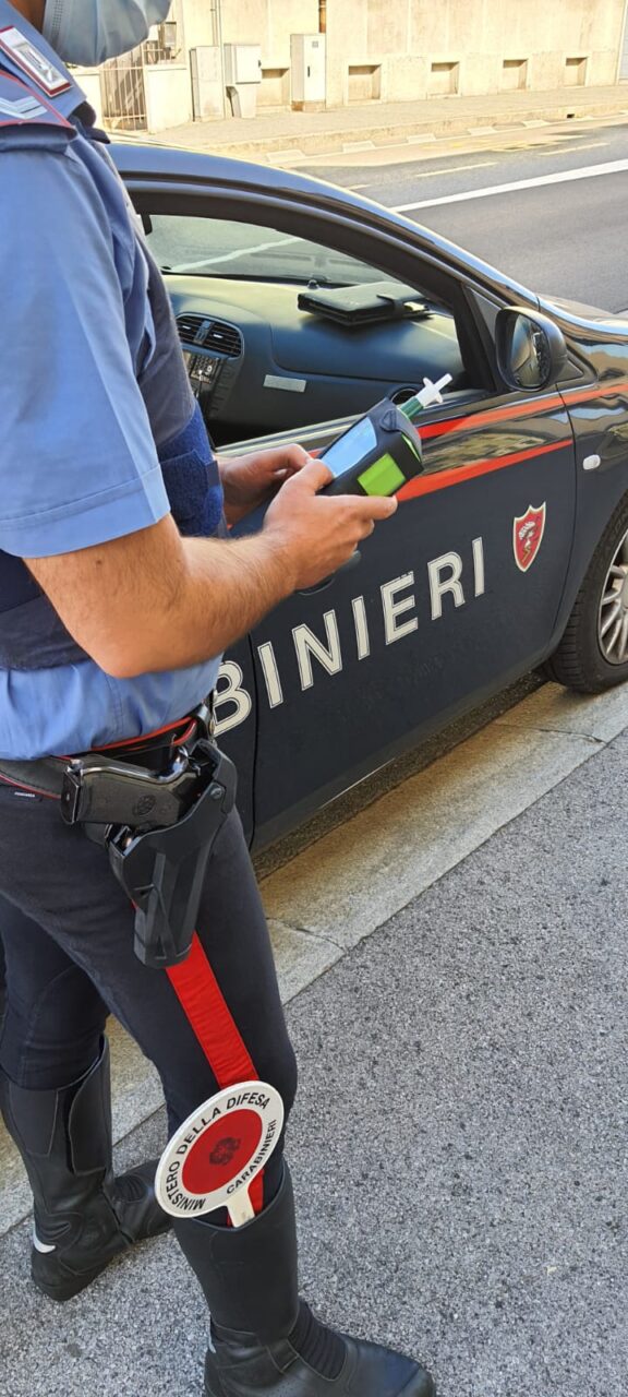 Pizzaiolo e spacciatore: cocaina nascosta nel barattolo del sale