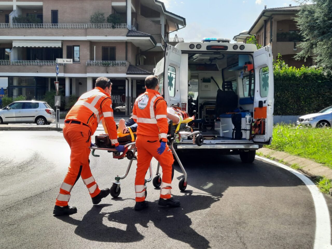 Incidente in monopattino, ferita 21enne