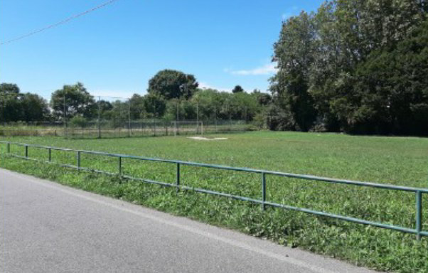 Tre 14enni rapinati nel parchetto isolato. “Riaprite il campo della Sabin, è più sicuro”