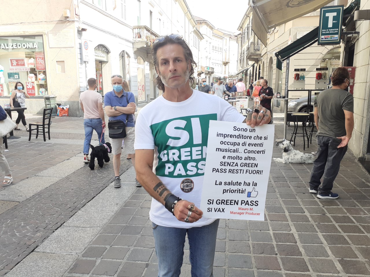 A Monza l’imprenditore “sì green pass”