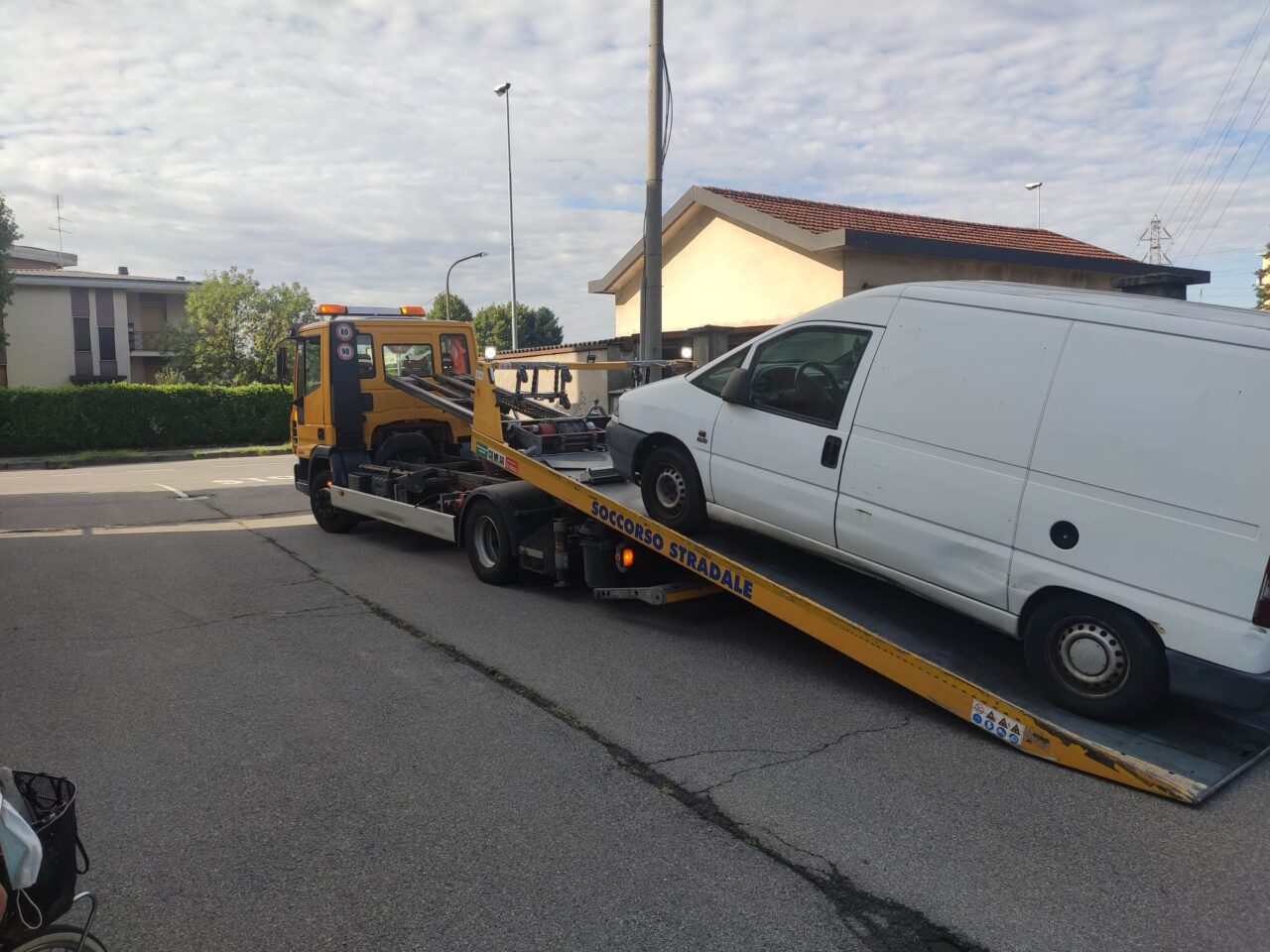 Oltre settanta veicoli abbandonati a Brugherio: prosegue l’operazione “Strade pulite”
