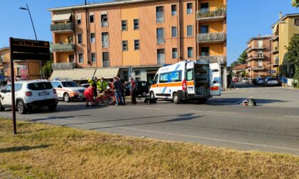 Grave incidente tra auto e moto a Lesmo, paura per un centauro