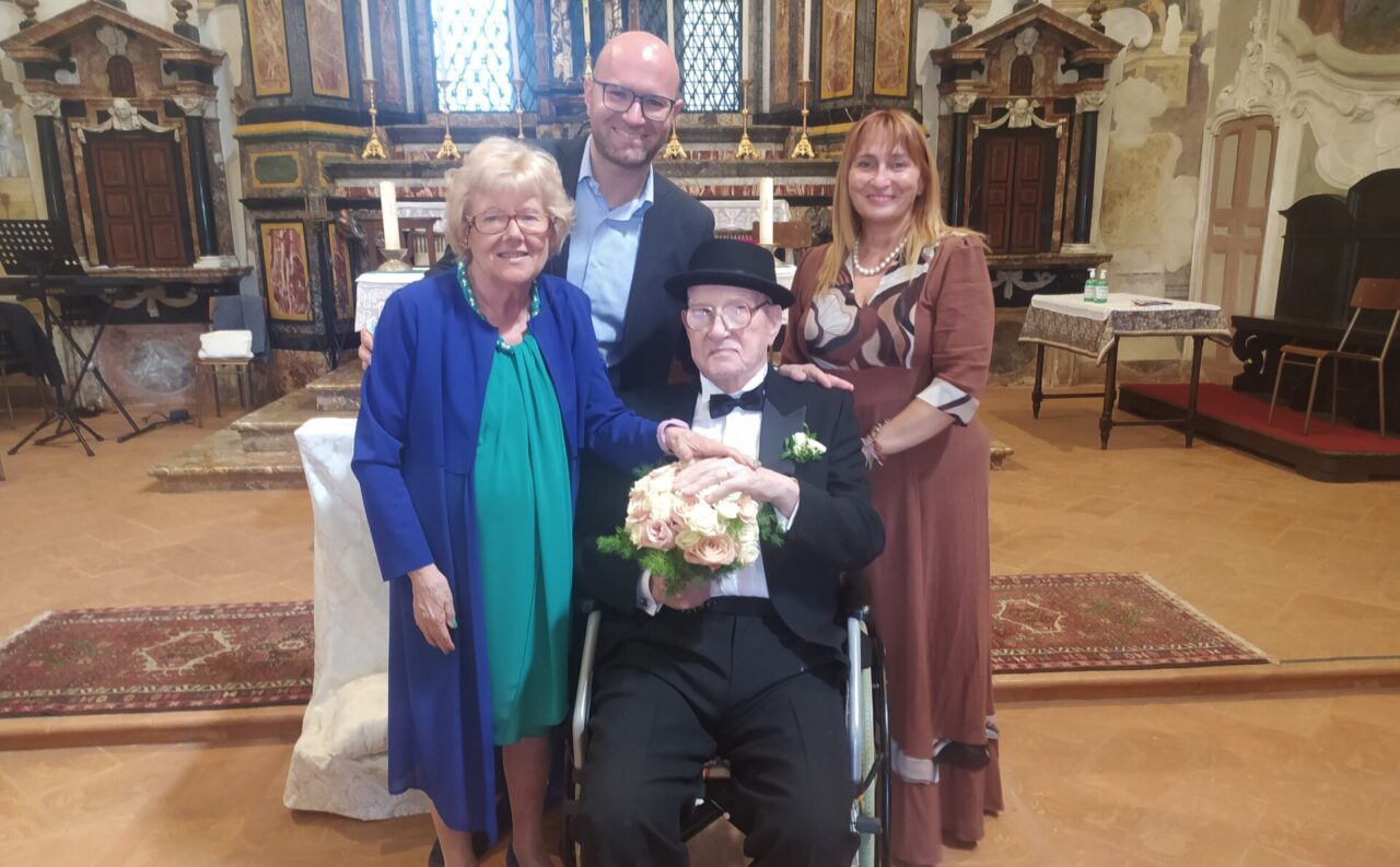 La lezione d’amore di  Claudia e Mario: 78 anni lei, 94 lui, si sono detti «sì»